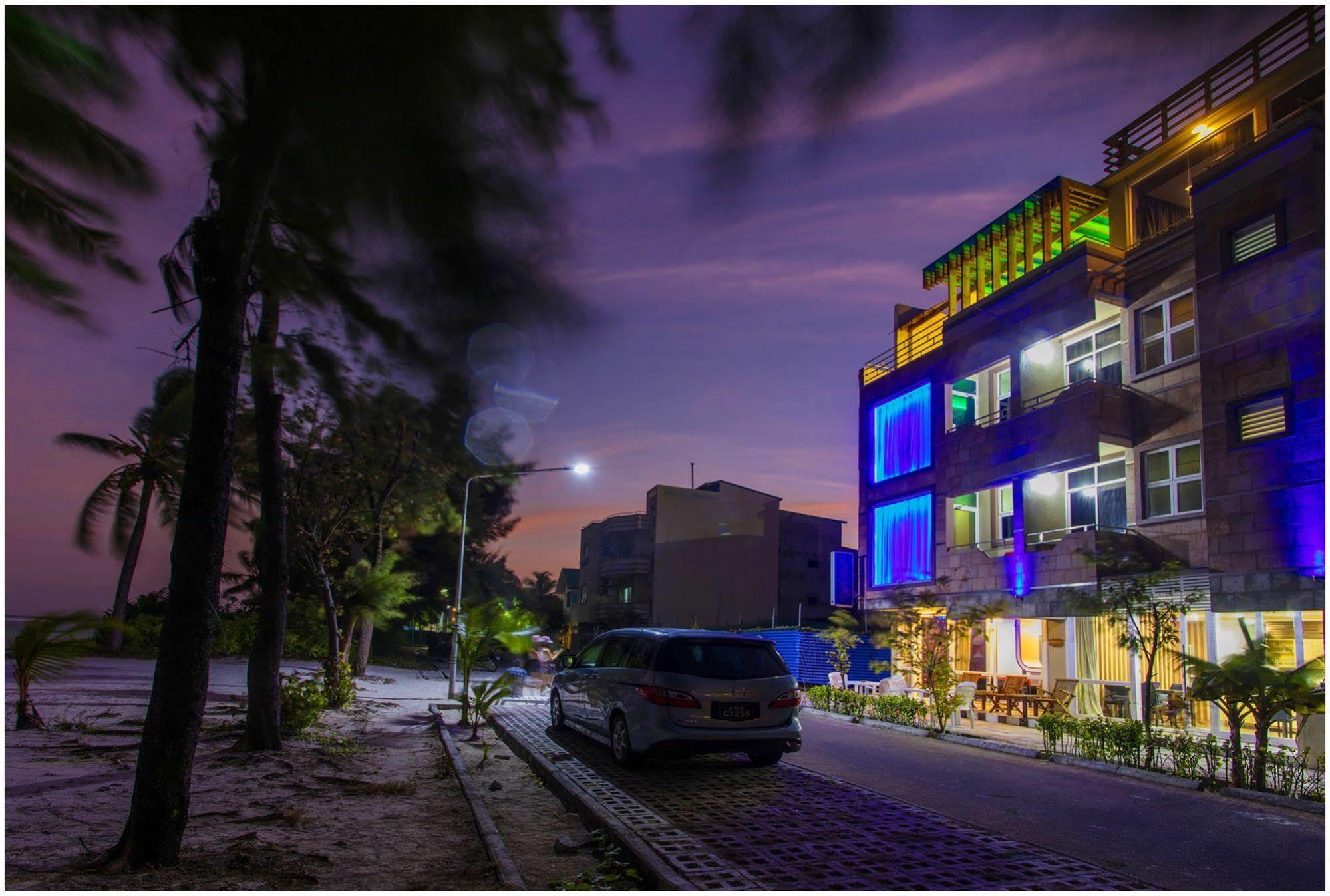 Ripple Beach Inn Hulhumale Exteriör bild