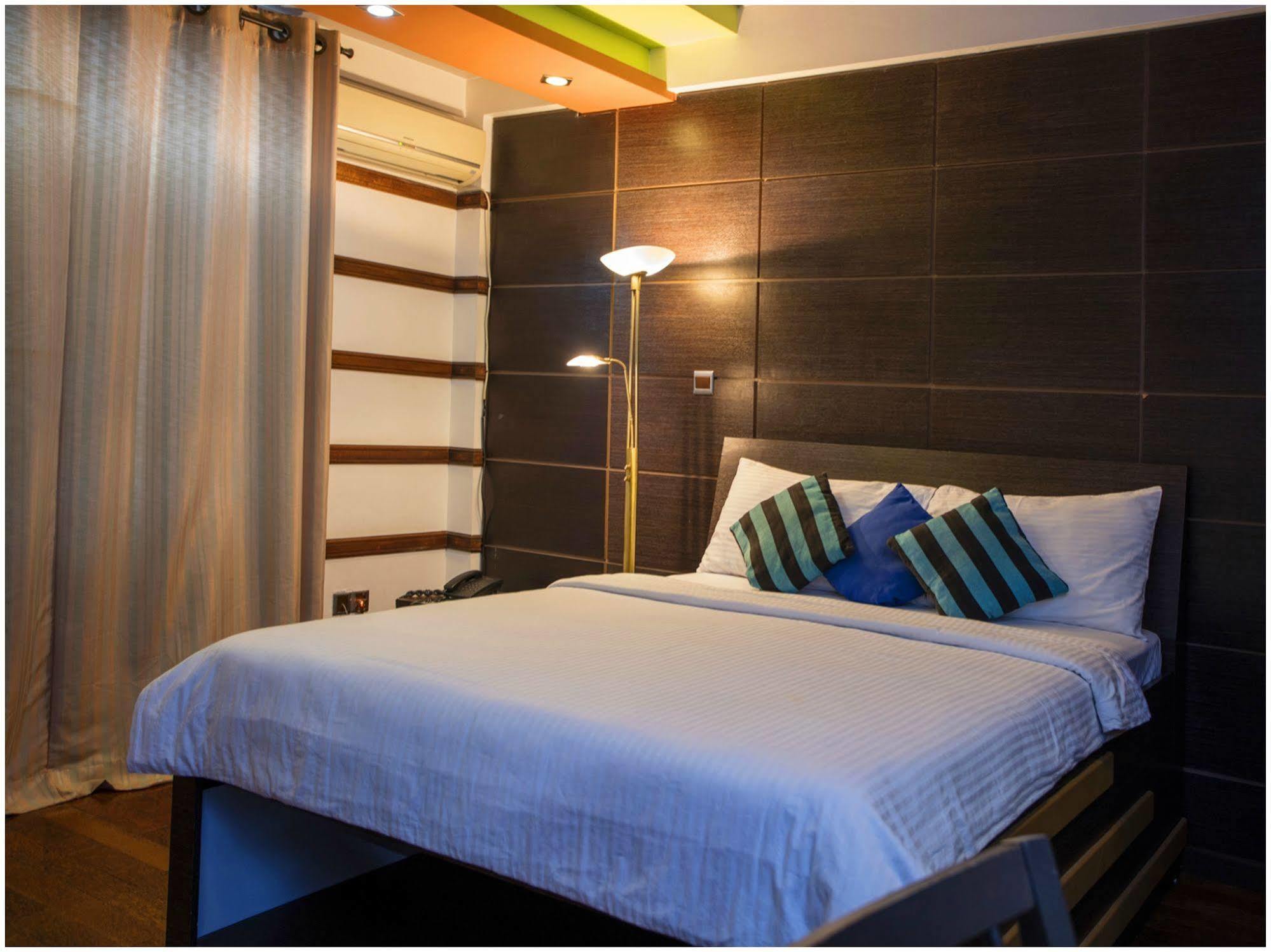 Ripple Beach Inn Hulhumale Exteriör bild