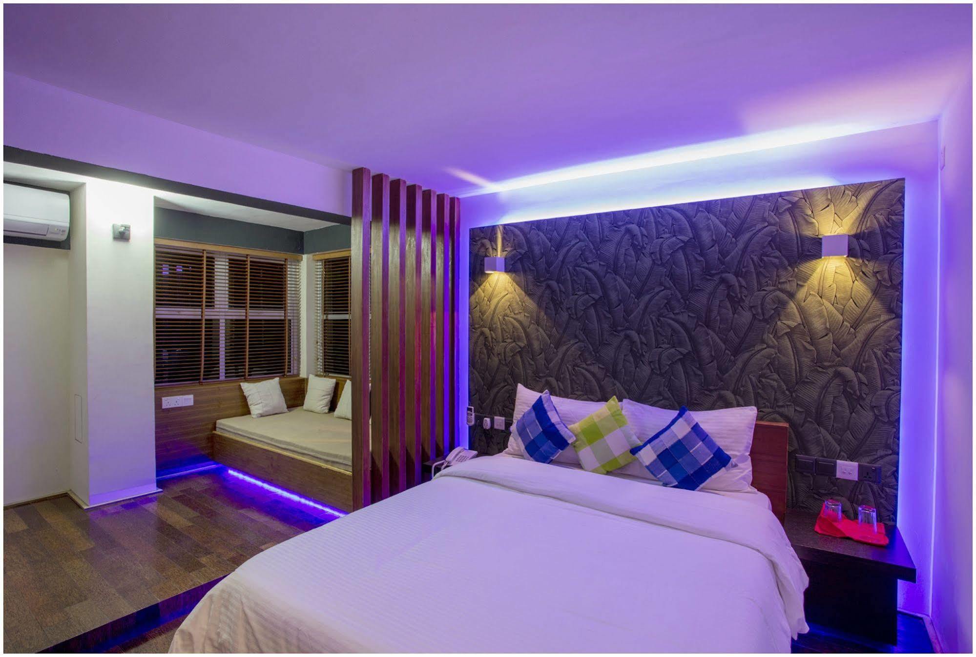 Ripple Beach Inn Hulhumale Exteriör bild