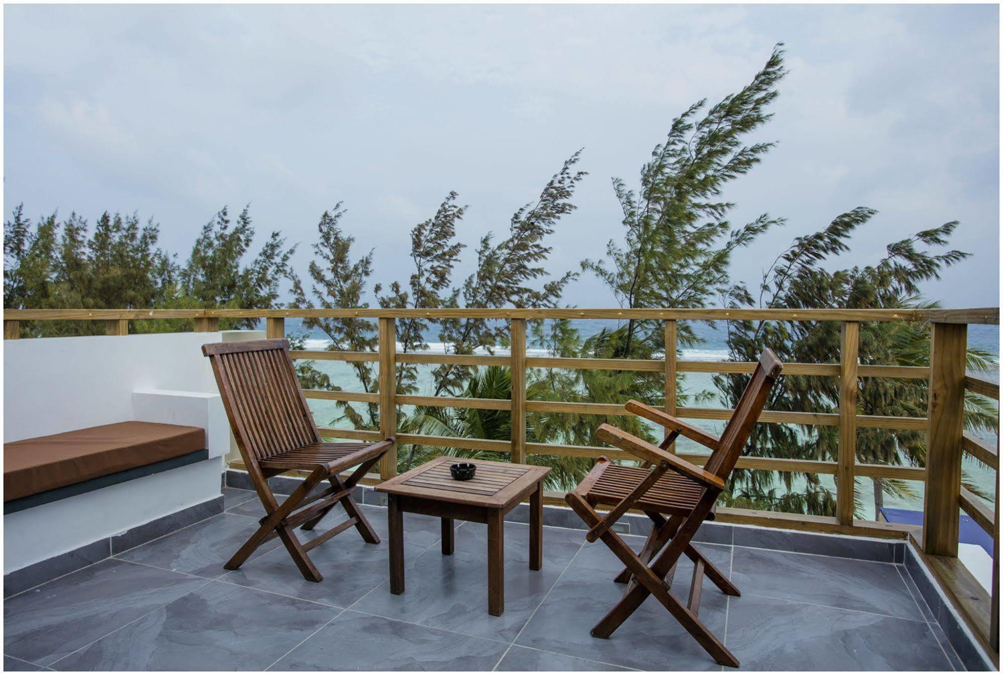 Ripple Beach Inn Hulhumale Exteriör bild